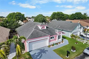 1035 W Jasmine Ln, North Lauderdale, FL 33068 - Photo 4