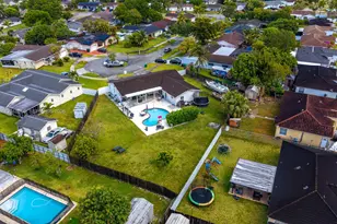 16713 SW 107th Pl, Miami, FL 33157 - Photo 4