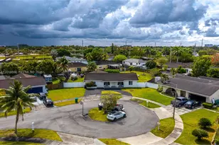 16713 SW 107th Pl, Miami, FL 33157 - Photo 2