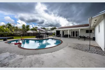 16713 SW 107th Pl, Miami, FL 33157 - Photo 6