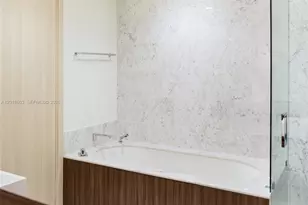 1000 Brickell Plaza, Miami, FL 33131 - Photo 18