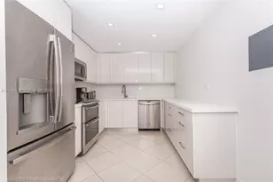 5555 Collins Ave, Miami Beach, FL 33140 - Photo 4