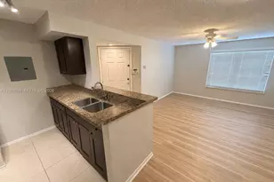 2900 S University Dr, Davie, FL 33328 - Photo 4