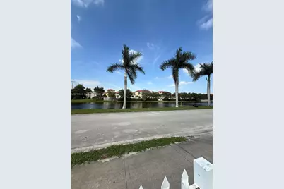 2025 NE 164th St #818, North Miami Beach, FL 33162 - Photo 2