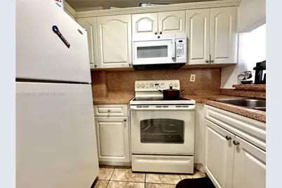 8145 NW 7th St #404, Miami, FL 33126 - Photo 2