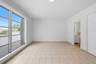 305 W 68th St, Hialeah, FL 33014 - Photo 8