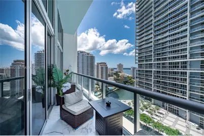 475 Brickell Ave #2209, Miami, FL 33131 - Photo 18