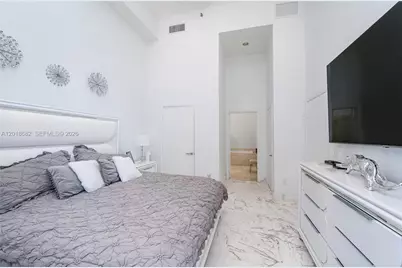 475 Brickell Ave #2209, Miami, FL 33131 - Photo 6