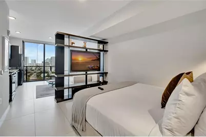 398 NE 5th St #1407, Miami, FL 33132 - Photo 6