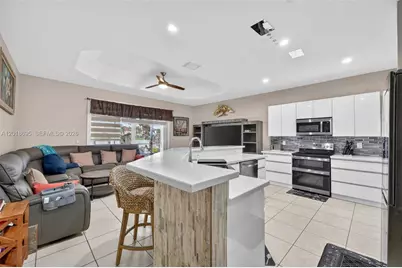 3985 NE 15th St, Homestead, FL 33033 - Photo 14