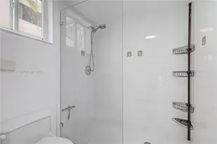 8888 Collins Ave, Surfside, FL 33154 - Photo 14
