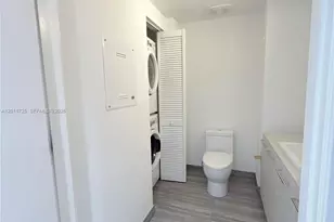 1010 Brickell Ave, Miami, FL 33131 - Photo 14
