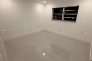 6070 W 19th Ave, Hialeah, FL 33012 - Photo 10
