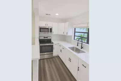 417 NW 2nd Ave #9, Hallandale Beach, FL 33009 - Photo 2