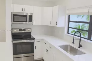 417 NW 2nd Ave, Hallandale Beach, FL 33009 - Photo 2