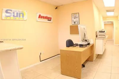 305 NW 10th Ter #305, Hallandale Beach, FL 33009 - Photo 14