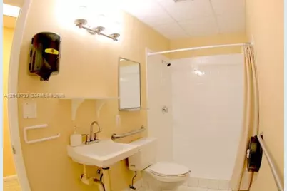 305 NW 10th Ter #305, Hallandale Beach, FL 33009 - Photo 4