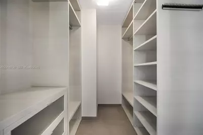 68 SE 6th St #2310, Miami, FL 33131 - Photo 14