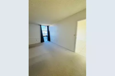 3675 N Country Club Dr #2005, Aventura, FL 33180 - Photo 4