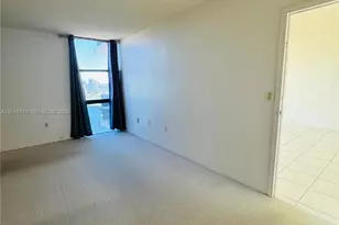 3675 N Country Club Dr, Aventura, FL 33180 - Photo 4