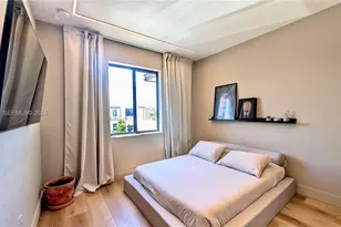 20865 NE 7th Ct, Miami, FL 33179 - Photo 26