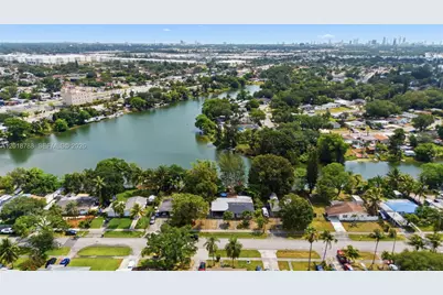 4621 SW 31st Dr, West Park, FL 33023 - Photo 18