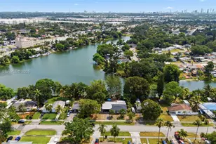 4621 SW 31st Dr, West Park, FL 33023 - Photo 18