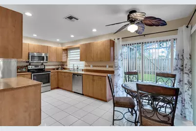 7817 Sunflower Dr, Margate, FL 33063 - Photo 14