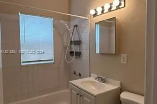 646 NW 14th Terrace, Fort Lauderdale, FL 33311 - Photo 14