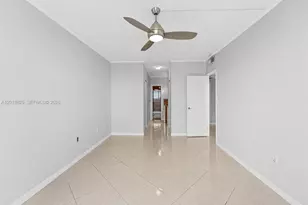 500 Bayview Dr, Sunny Isles Beach, FL 33160 - Photo 10