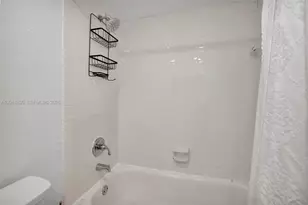 5401 Collins Ave, Miami Beach, FL 33140 - Photo 50
