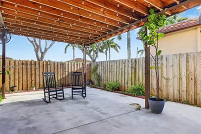 2542 NE 1st St, Homestead, FL 33033 - Photo 28