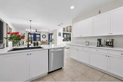 2542 NE 1st St, Homestead, FL 33033 - Photo 14