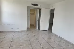 6039 Collins Ave, Miami Beach, FL 33140 - Photo 18