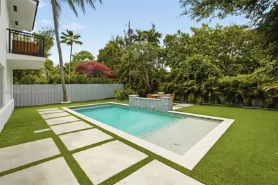 725 NE 76th St, Miami, FL 33138 - Photo 2