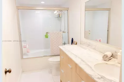 2200 S Cypress Bend Dr #204, Pompano Beach, FL 33069 - Photo 8