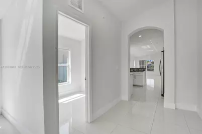 2266 NW 208th Ter, Pembroke Pines, FL 33029 - Photo 6