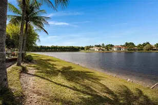 1666 Victoria Pointe Cir, Weston, FL 33327 - Photo 36