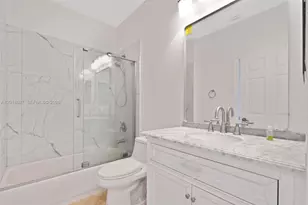 1666 Victoria Pointe Cir, Weston, FL 33327 - Photo 20