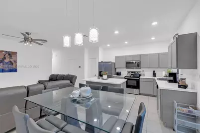 730 SW 12th St, Florida City, FL 33034 - Photo 2