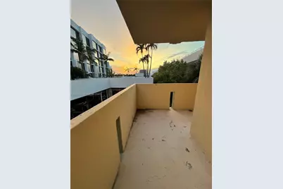 2924 Collins Ave #404, Miami Beach, FL 33140 - Photo 12