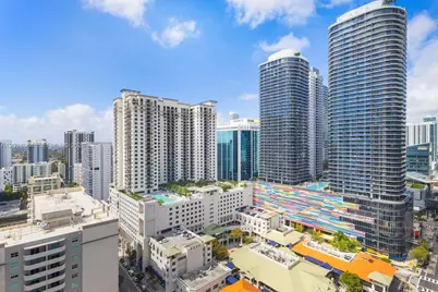 1000 Brickell Plz #2411, Miami, FL 33131 - Photo 12