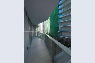 77 SE 5th St #1605, Miami, FL 33131 - Photo 2