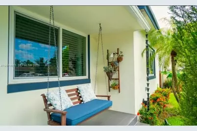 351 NE 117th St, Miami, FL 33161 - Photo 4