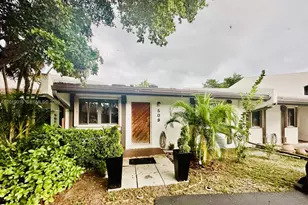 509 NE 199th Ln, Miami, FL 33179 - Photo 1