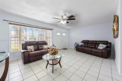 731 NW 17th St, Homestead, FL 33030 - Photo 2
