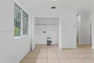 2318 NW 98th St, Miami, FL 33147 - Photo 20