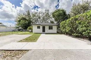 2318 NW 98th St, Miami, FL 33147 - Photo 2