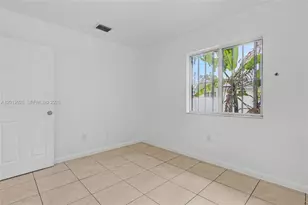 2318 NW 98th St, Miami, FL 33147 - Photo 24