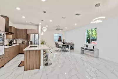 6680 NW 102nd Path, Doral, FL 33178 - Photo 4